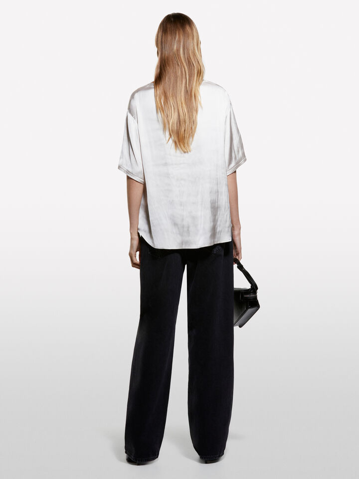 Μπλούζα μπεζ over fit από σατέν - μπλούζες γυναικείες - Μπεζ | Sisley image number 2